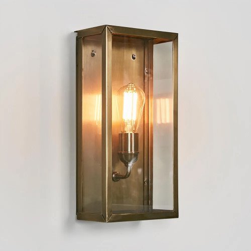 messing lamp in de kleur antiek messing met een E27 fitting