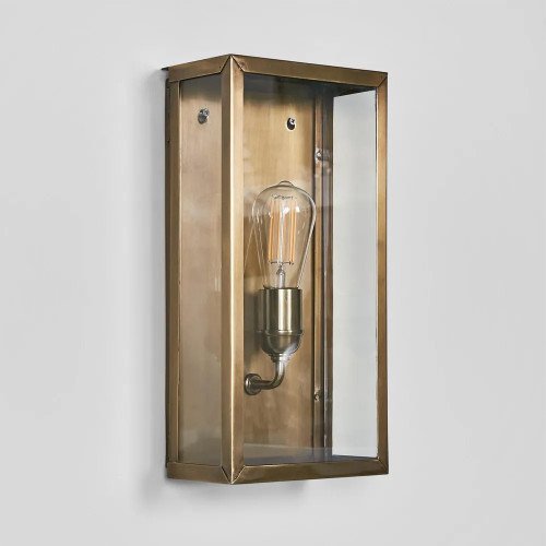 messing lamp in de kleur antiek messing met een E27 fitting
