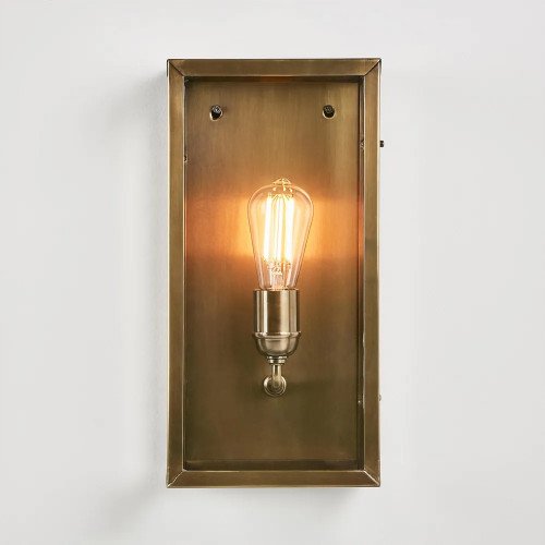 messing lamp in de kleur antiek messing met een E27 fitting