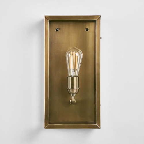 messing lamp in de kleur antiek messing met een E27 fitting