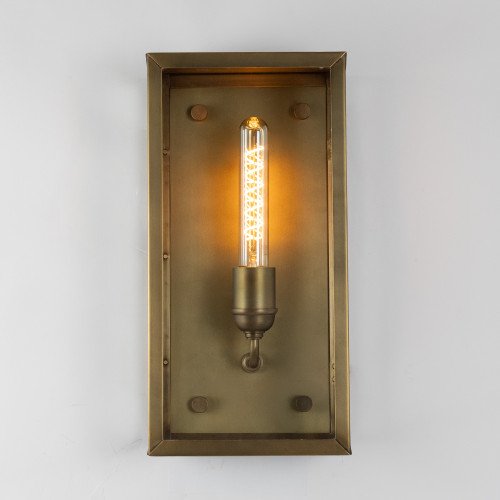 messing lamp in de kleur antiek messing met een E27 fitting