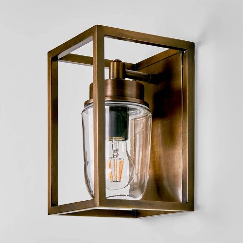 Wandlamp In-&Outdoor Fitzroy Antiek Messing, prachtige verlichting voor aan de wand binnen of buiten koop je bij Nostalux online. GEEN bezorgkosten.