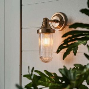 messing lamp in de kleur antiek messing met een E27 fitting