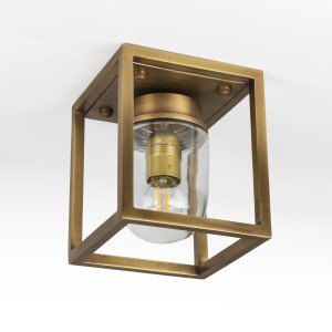 Messing Buitenlamp Ferryhill met vierkante vorm in messing kleur handgemaakte design lamp
