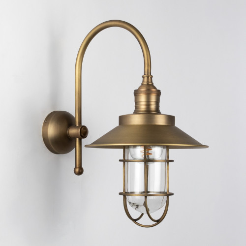 messing lamp in de kleur antiek messing met een E27 fitting