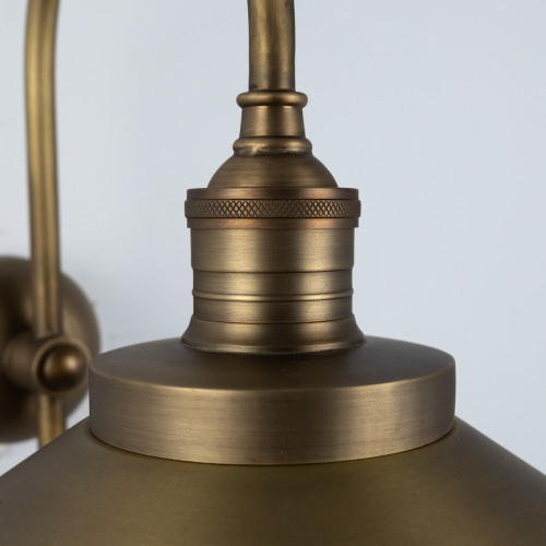 messing lamp in de kleur antiek messing met een E27 fitting