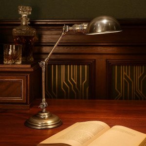messing lamp in de kleur antiek zilver met een E14 fitting