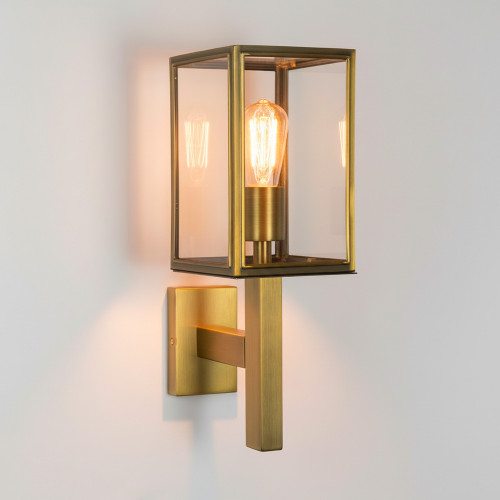 Super stijlvolle strak klassieke buitenlamp Bilthoven, zijdeglans zwarte finish. Shop je verlichting online bij Nostalux. GRATIS verzending! Kijk snel...