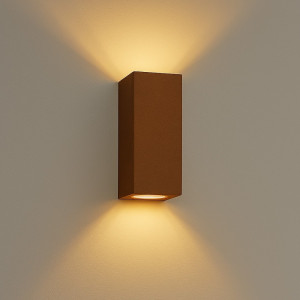 Buitenverlichting Geo up en down wandlamp in moderne stijl en corten kleur Buitenverlichting Geo up en down wandlamp in moderne stijl en corten kleur