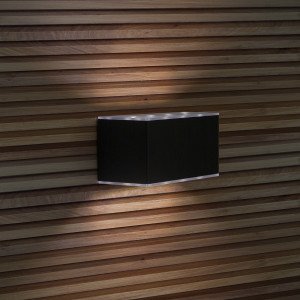 zwarte solar lamp vierkant van aluminium met een led lichtbron warm wit up en down zwarte solar lamp vierkant van aluminium met een led lichtbron warm wit up en down