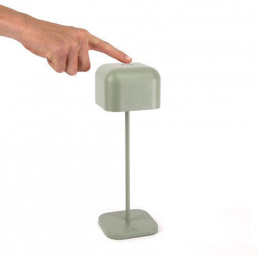 Groen compact tafellamp aluminium modern buiten en binnen