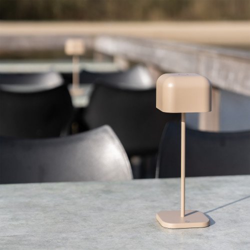 Beige tafellamp aluminium modern buiten en binnen