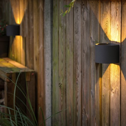 Antracieten buitenlamp wandlamp welke geschikt is voor buiten met laagspanning 12 volt buitenverlichting