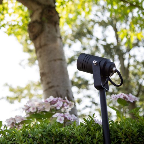 Tuinspot Beamy L in zwarte kleur en ronde vorm inclusief grondspie en 2,5m kabel