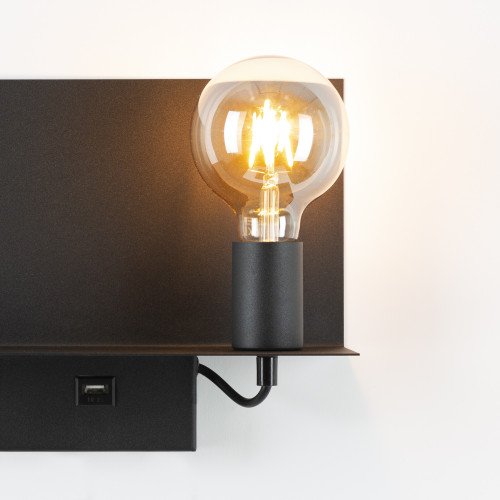 Wandlamp Night Guide met USB aansluiting voor opladen van tablet en/of smartphone