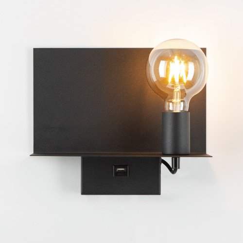 Wandlamp The Key met USB aansluiting voor opladen van tablet en/of smartphone