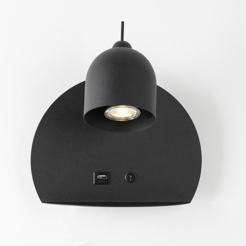 zwarte nachtlamp met gu tien fitting en usb poort voorzien van schakelaar