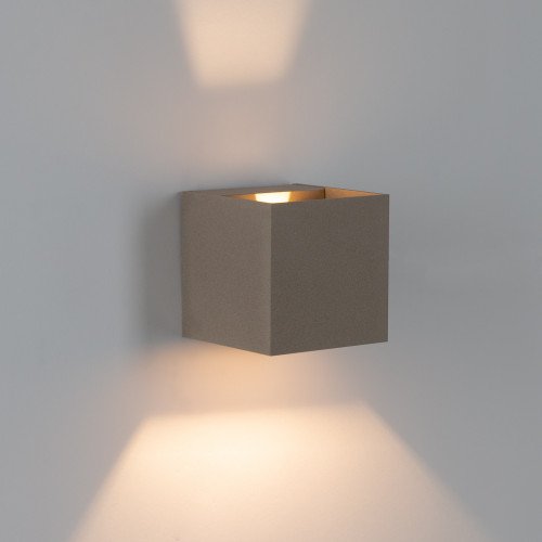 Shift up- en downlighter wandlamp voor binnen met modern design van aluminium in champagne kleur